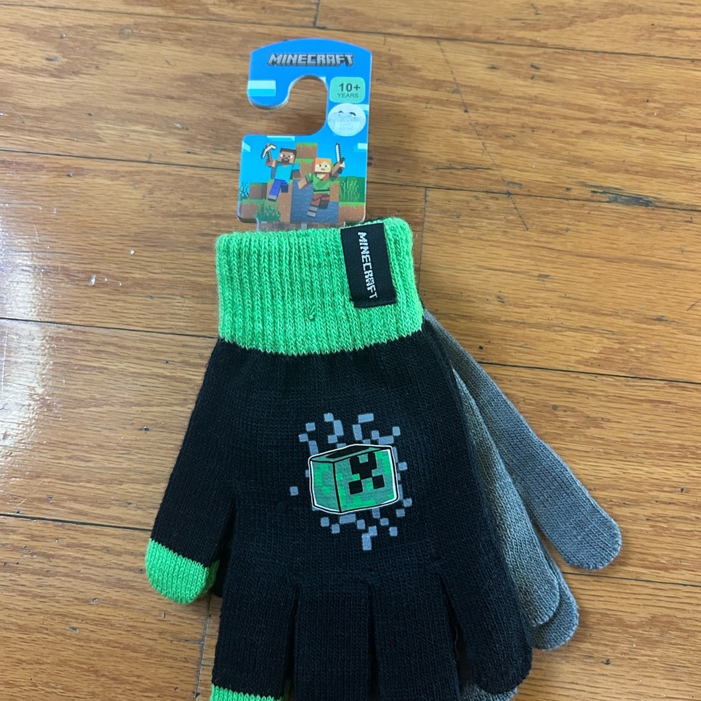 NWT Minecraft boys Gloves 2 pairs